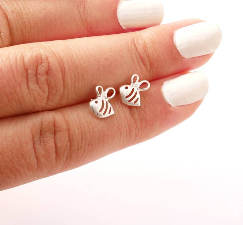 Chip-Ohrringe Mini Bienen - Silber 925 Chips Ohrstecker Biene Geschenk Mädchen von silverbirdjewels