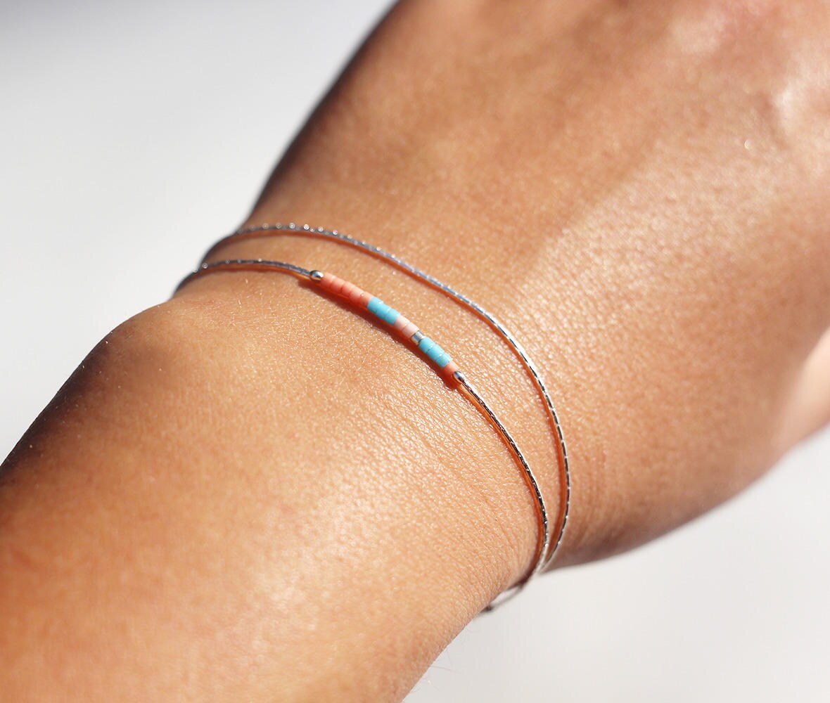 Dünnes Doppelt Gewickeltes Armband, Schlangenkette Aus Massivem 925Er Silber Und Korallenrote Türkisblaue Miyuki-Perlen von silverbirdjewels