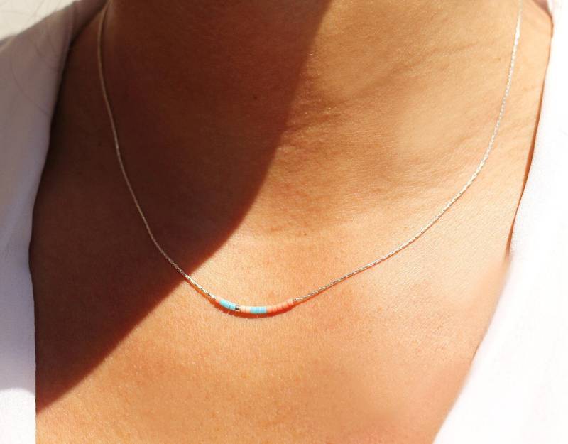 Feine Halskette, Schlangenkette Aus Massivem 925Er Silber Und Türkisblaue Korallenrote Miyuki-Perlen von silverbirdjewels