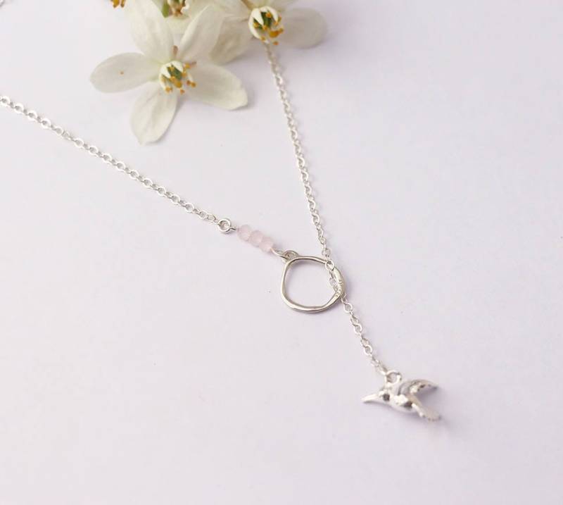 Muttertagsgeschenk - Y Fliegende Kolibri-Halskette Aus Massivem 925Er Silber Pastellrosa Glasperlen Eleganter Schmuck von silverbirdjewels