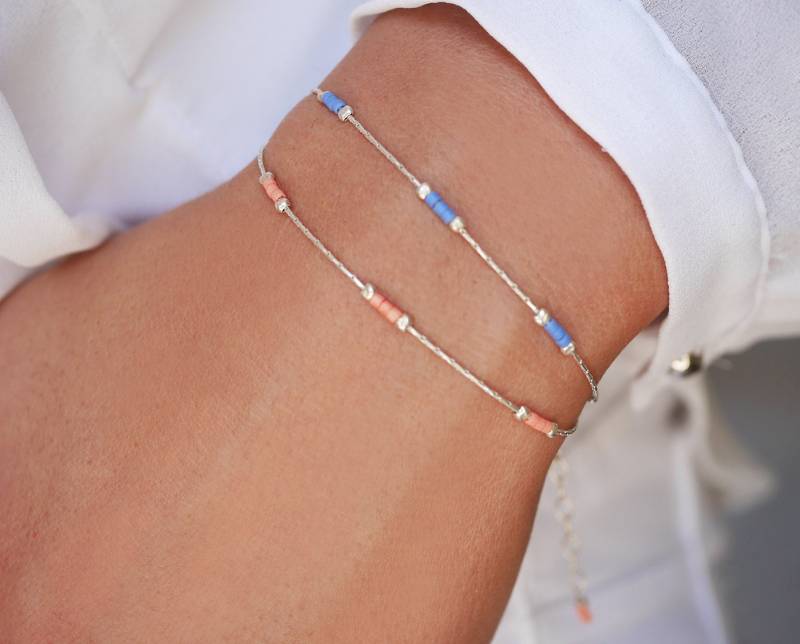 Satz Von 2 Silber Minimalistisch Armbänder 925 - Schlange Ende-Ultra-Armband-Kette Perlen Miyuki Blau Und Rosa Pastell von silverbirdjewels