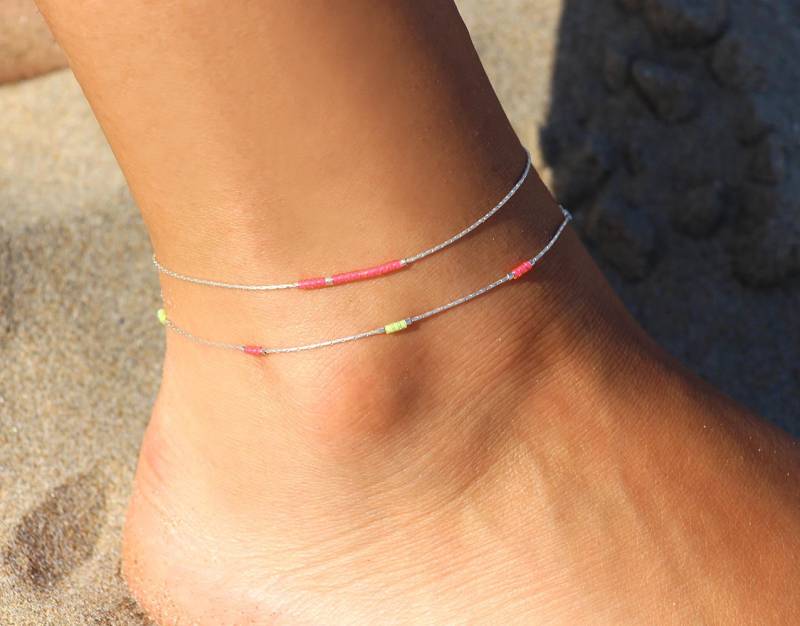 Set Aus 2 Ultradünnen Knöchelarmbändern - Schlangenkette Massivem Silber 925 Neonrosa Und Neongelbe Miyuki-Perlen Bunte Armbänder von silverbirdjewels