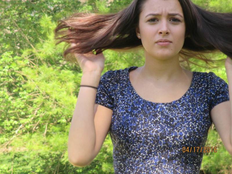 1960Er Herbst Partykleid Aus Baumwolle in Verschiedenen Blau - Bis Schwarztönen Überlappenden Blumen von silverhawkvintage