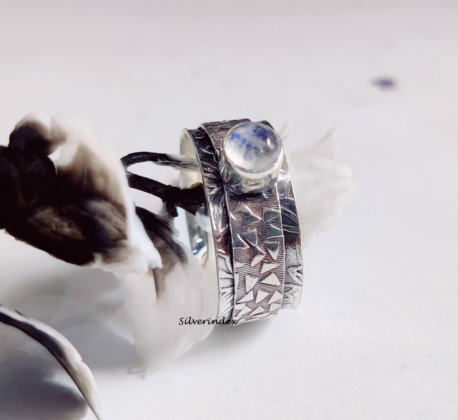 Breitband Mondstein Ring Sterling Silber Spinner Ring, Angst Boho Gehämmerter Frauen Schmuck Meditation von silverindex