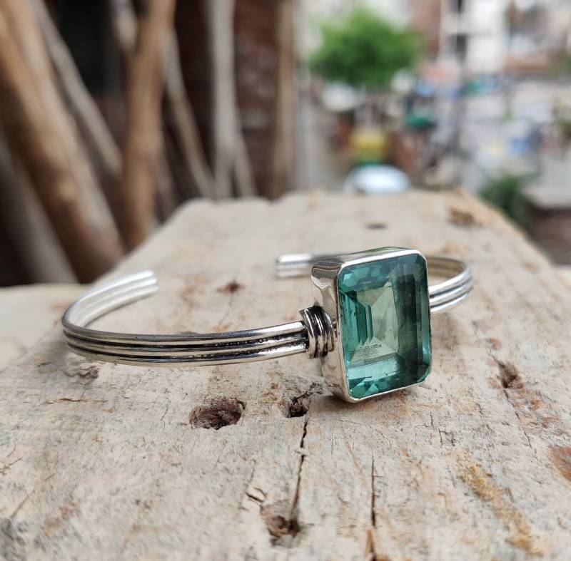 Aquamarin Armreif 925 Silber Handgefertigter Armreifedelstein Schöner Frauen Stilvoller Beliebter Armreif von silverjewellery20