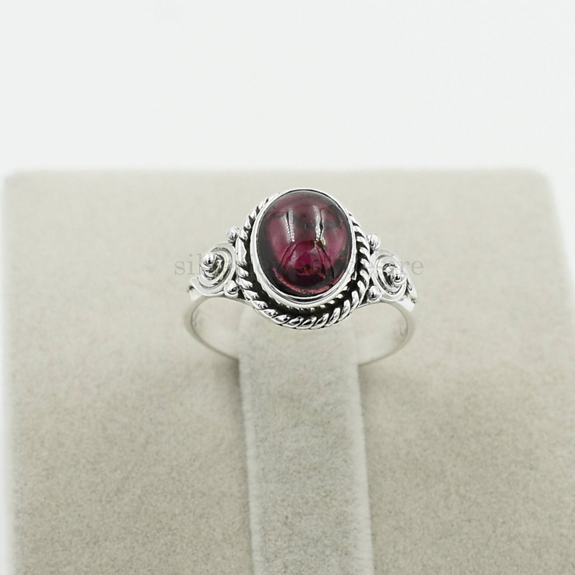 Granat Ring, 925 Sterling Silber, Natürliche 8x10 Mm Oval Cabochon Silberring, Ringe Für Frauen, Schmuck, Boho von silverjewelrydesire