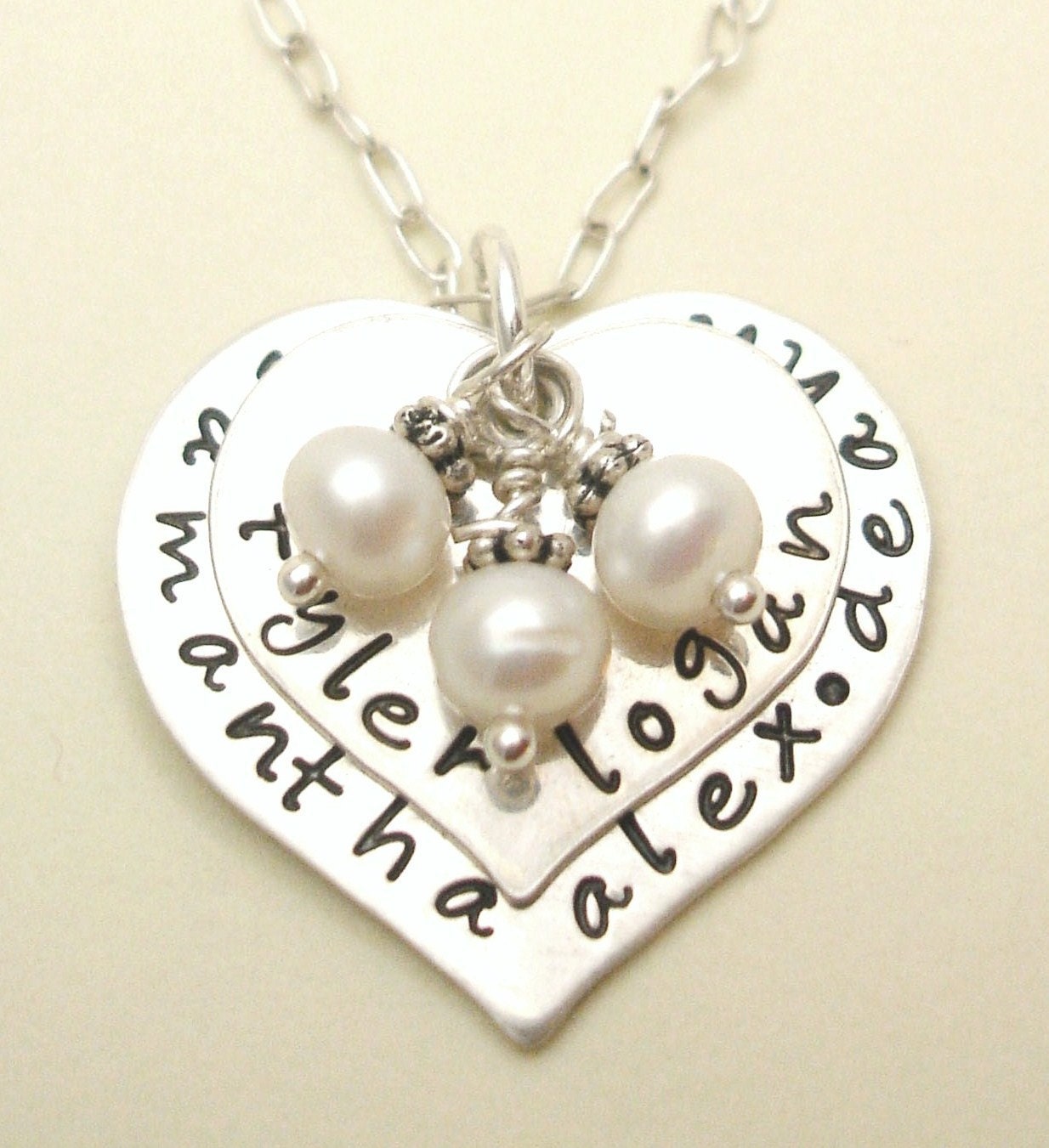 Mutter Personalisierte Sterlingsilber Schmuck Zwei Herzen Liebe Geschichte Halskette Geschenk Für Ihre Hand Gestempelt Nana Neue Mami Free Shipping Mutter Personalisierte Sterlingsilber Schmuck Zwei Herzen Liebe Geschichte Halskette Geschenk Für Ihre Hand Gestempelt Nana Neue Mami Free Shipping von silverpress
