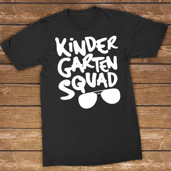 Kinderkader | Kindergartenkader Kindergärtnerin Lustige Lehrerin Back To School, Unisex-Kinder-Shirt von simpleeDmaree