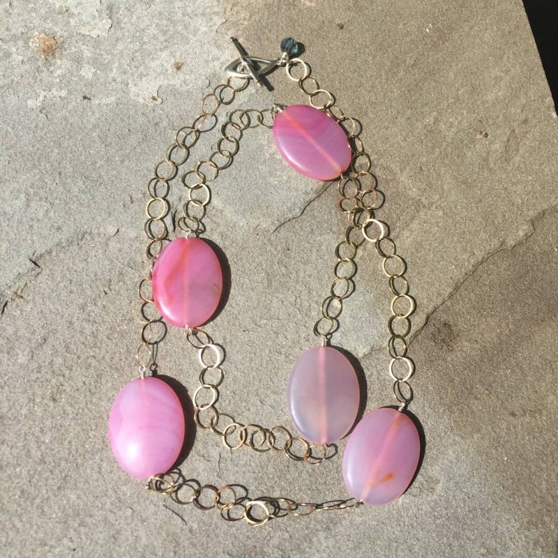 Verkauft Back Order Die "Suzanne" Halskette , Rosa Achat Auf Gold Gefülltoffene Gliedkette Befestigt. Ca. 36". Sterling Knebelverschluss von simplibleu