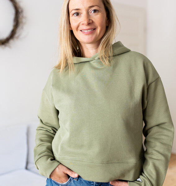 simply love it. Cropped Hoodie aus reiner Bio-Baumwolle von simply love it.