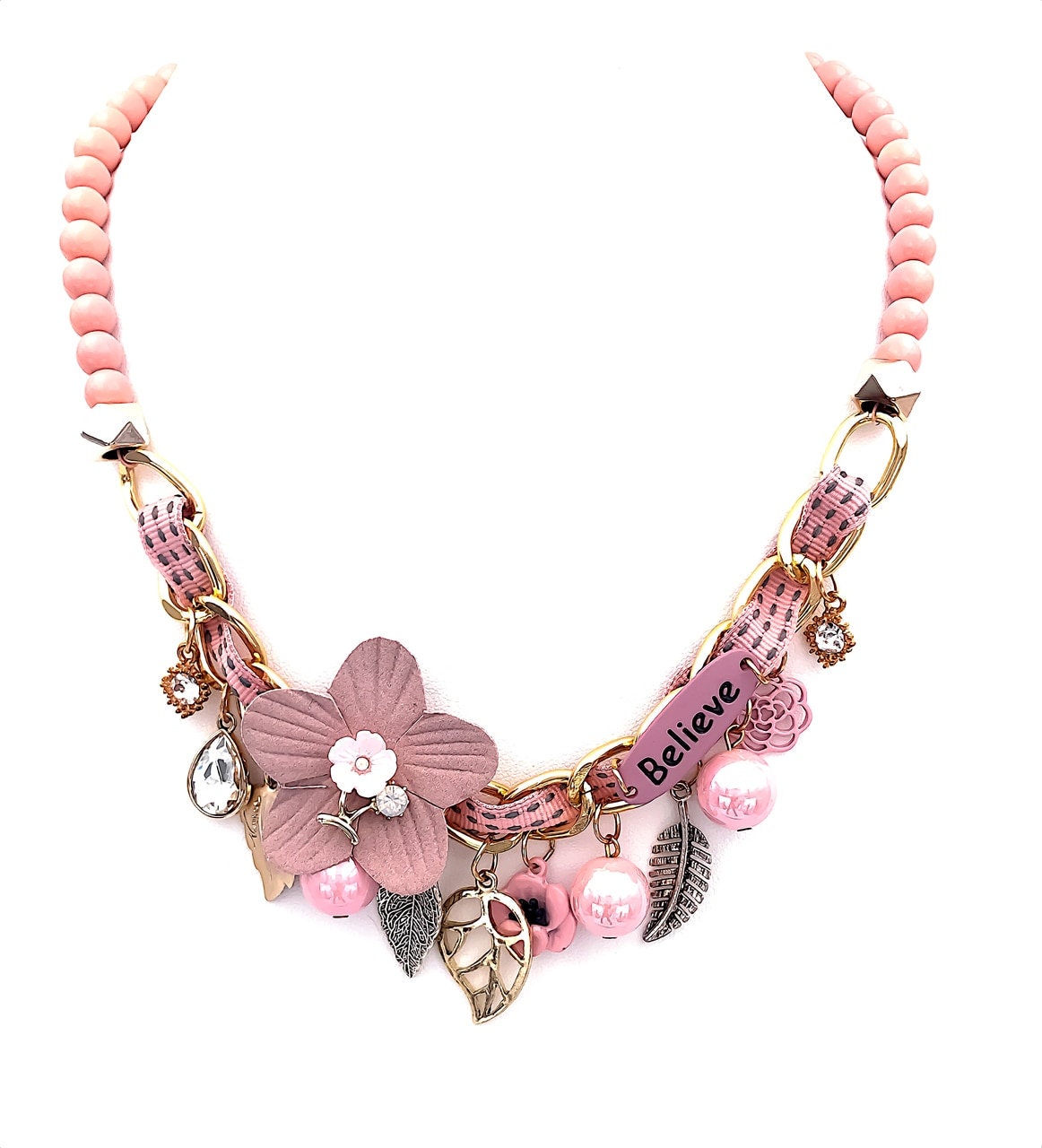 Rosa Lätzchen-Halskette Mit Anhänger Rosa Lätzchen-Halskette Mit Anhänger von simplyujewelrydesign