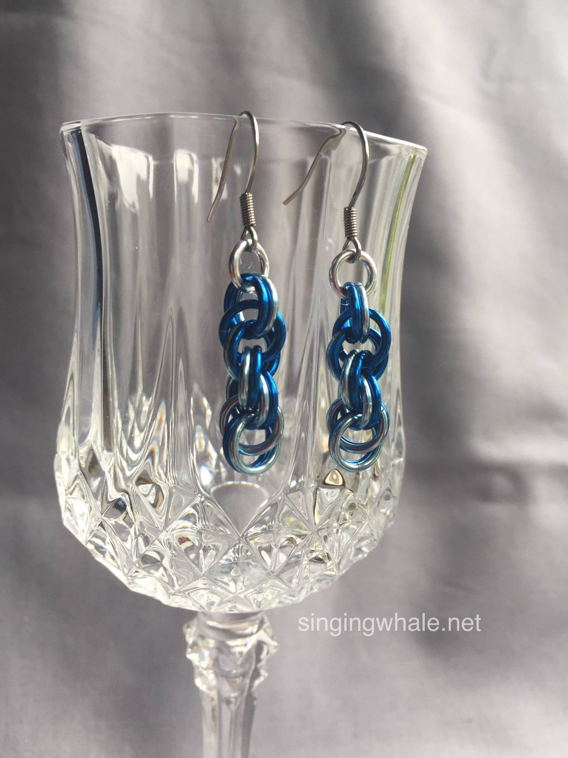 Blaue Welle Spirale Weben Chainmaille Ohrringe Blaue Welle Spirale Weben Chainmaille Ohrringe von singingwhale