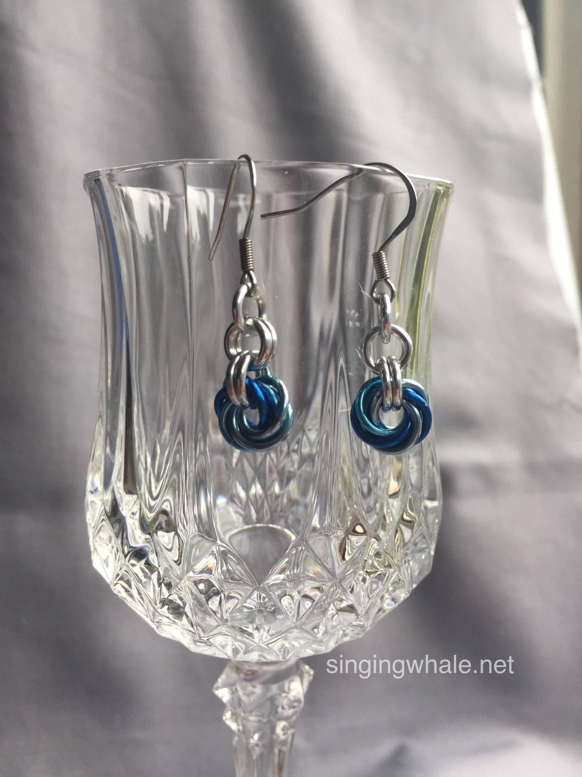 Blue Wave Mobius Chainmaille Ohrringe - Symbol Für Demokratie, Abstimmungsschmuck, Erhalten Sie Die Stimme, Gotv, Wähler, Demokratie Blue Wave Mobius Chainmaille Ohrringe - Symbol Für Demokratie, Abstimmungsschmuck, Erhalten Sie Die Stimme, Gotv, Wähler, Demokratie von singingwhale