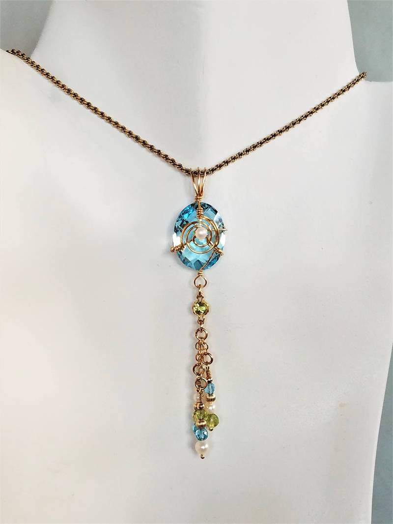 21Ct. Facettierte Blue Topaz Anhänger, Perlen, Peridot, 14Kt. Gold Filled 21Ct. Facettierte Blue Topaz Anhänger, Perlen, Peridot, 14Kt. Gold Filled von sirarascreations1