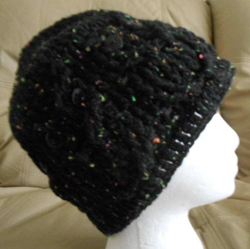 Gehäkelte Wintermütze Für Erwachsene in Schwarz von sissy5966
