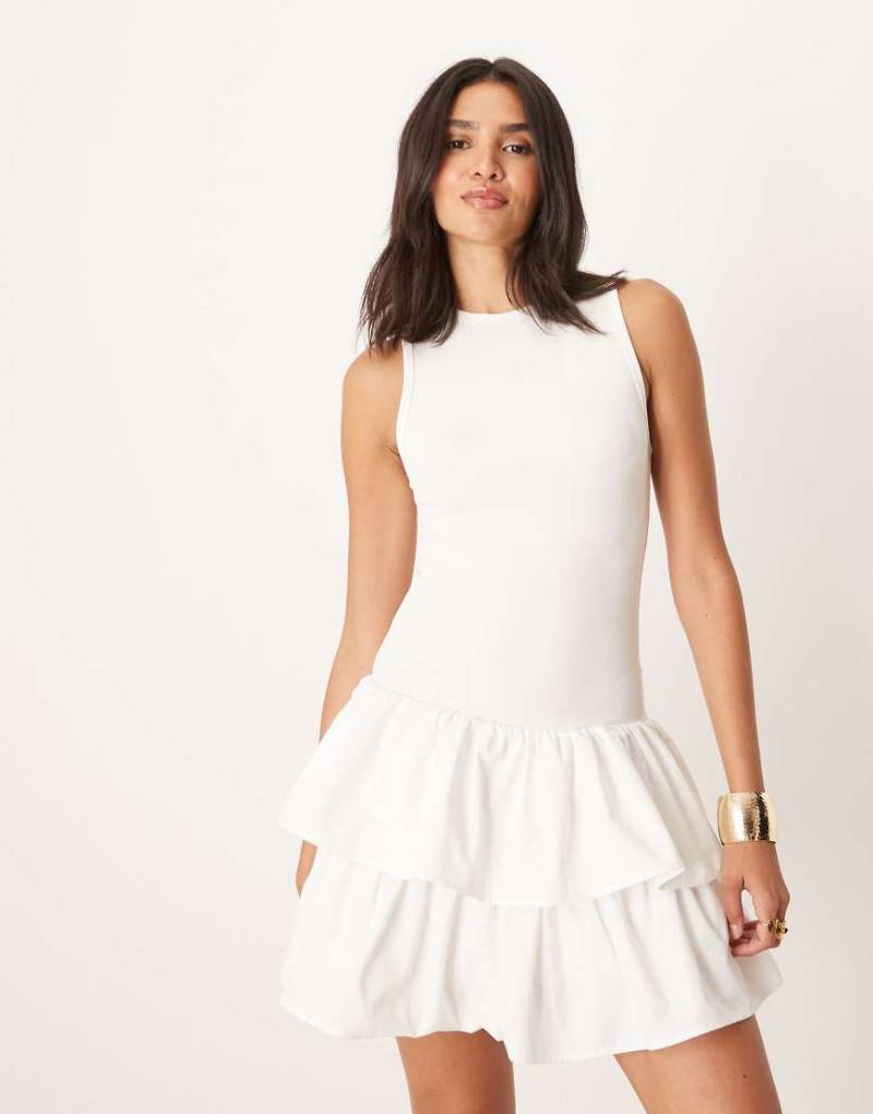 Sister Jane - Geripptes Minikleid in Elfenbeinweiß mit gerüschtem Rock von sister jane