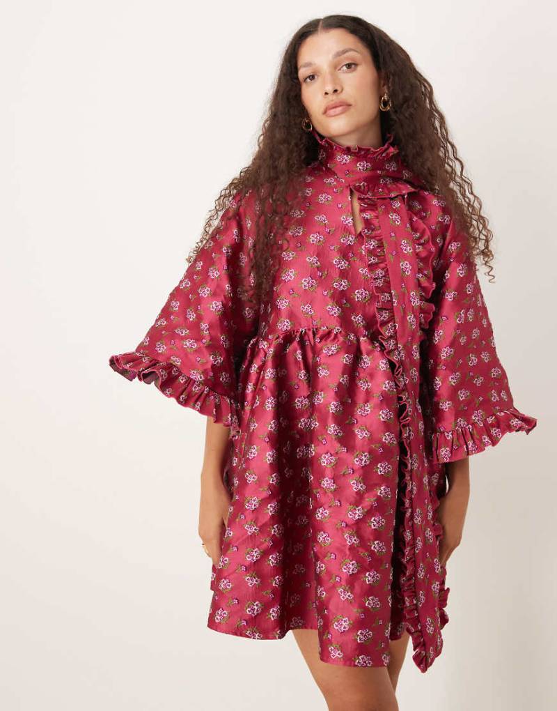 Sister Jane - Jacquard-Minikleid in Rot mit Blumenmuster und übergroßer Schluppe von sister jane