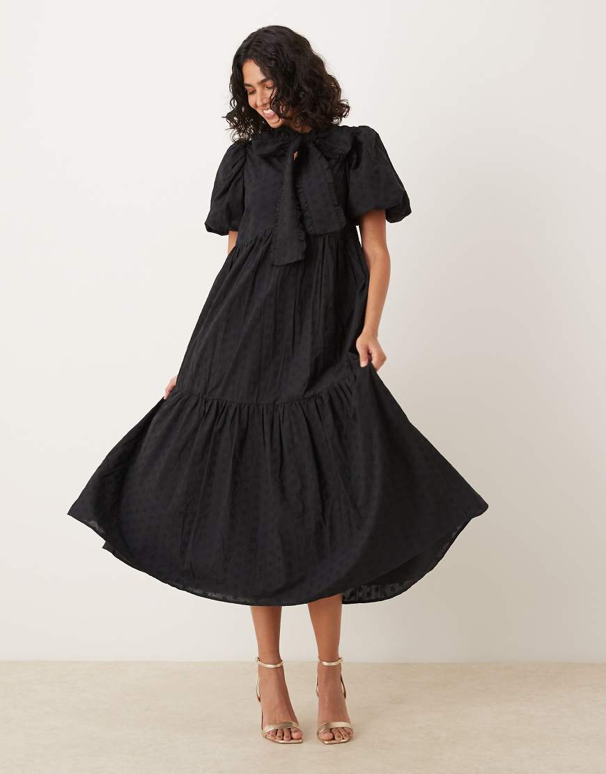Sister Jane - Midikleid in Schwarz mit Schleife Sister Jane - Midikleid in Schwarz mit Schleife von sister jane