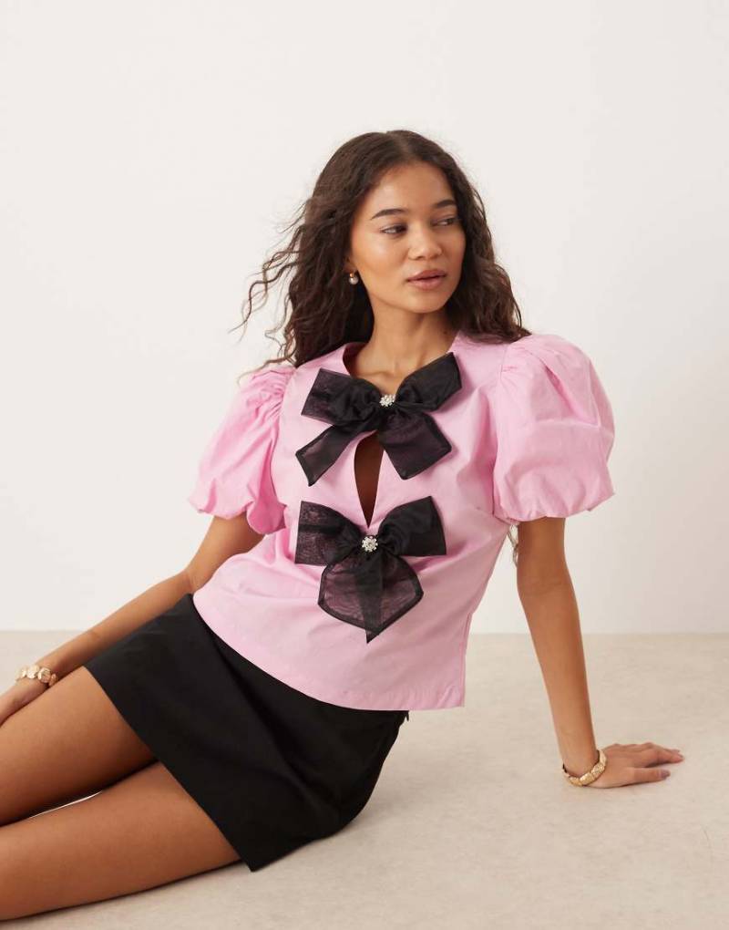 Sister Jane - Oberteil in Rosa mit Schleife vorne und Puffärmeln von sister jane