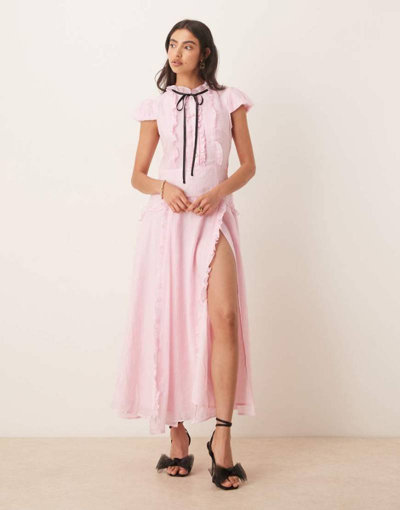 Sister Jane - Primrose - Maxikleid in Blassrosa mit Rüschen von sister jane