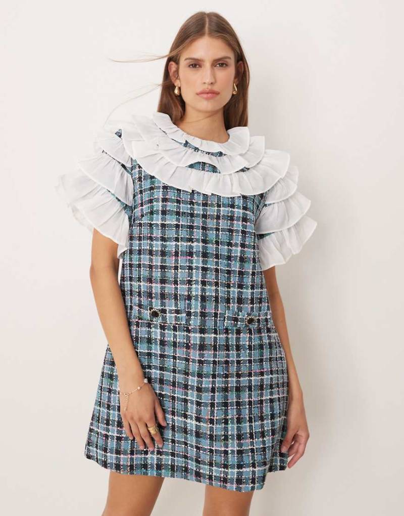 Sister Jane - Tweed-Minikleid in kariertem Blau mit Rüschenoberteil von sister jane