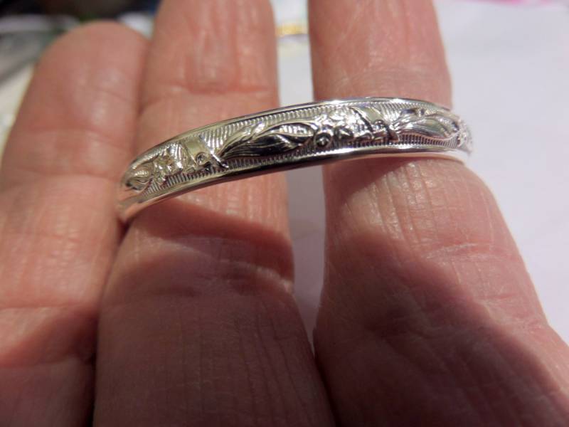 Mini-Blumenstrauß-Armband Aus Sterlingsilber Für Neugeborene Oder Einjährige Mini-Blumenstrauß-Armband Aus Sterlingsilber Für Neugeborene Oder Einjährige von sistersilver