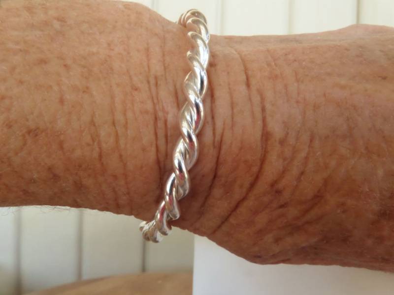 sterling Silber Twisted Wire Armband - 6.5 "Handgelenk" von sistersilver