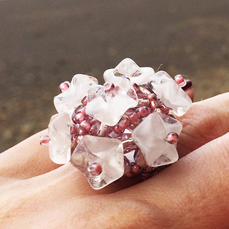 Lila Vintage Glas Perlen Ring von siuteria