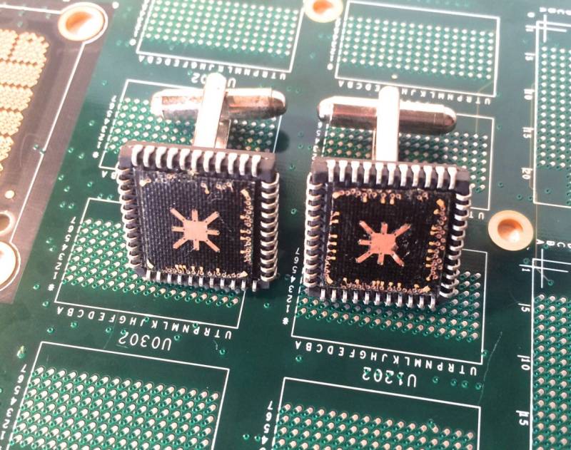 High-Power Intel Microchip Manschettenknöpfe von sixthdaymanc