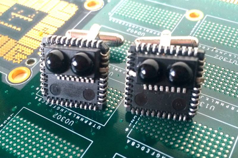 Motorola-Bug-Manschettenknöpfe von sixthdaymanc