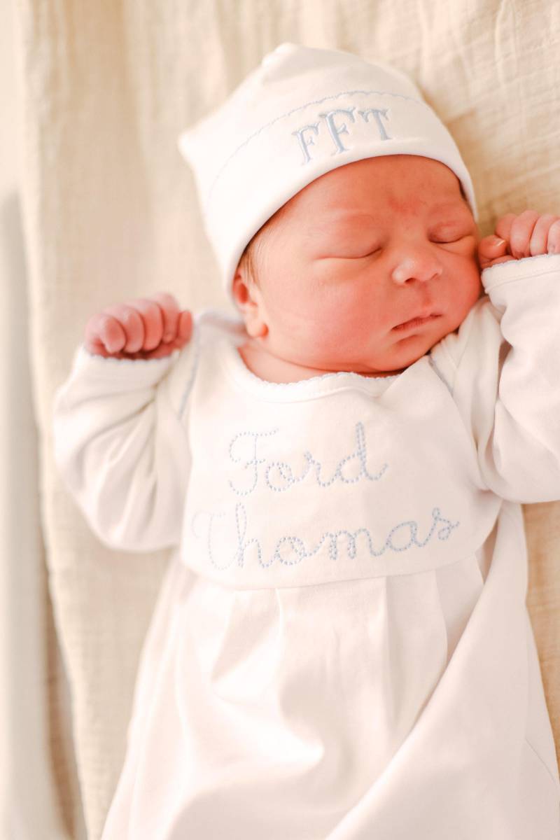 Baby Jungen Outfit, Monogramm Kleid, Personalisierte Kleid Und Mütze, Pima Baumwolle, Baby-Dusche-Geschenk von skcreationss