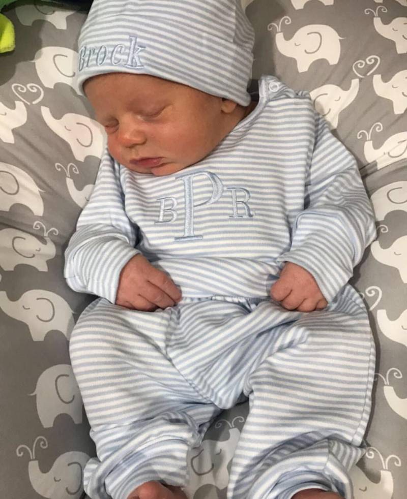 Baby Outfit Für Jungen, Coming Home Outfit, Pima Baumwolle, Nach Hause Kommen Set, Mit Monogramm Und Blauen Streifen Baby Outfit Für Jungen, Coming Home Outfit, Pima Baumwolle, Nach Hause Kommen Set, Mit Monogramm Und Blauen Streifen von skcreationss