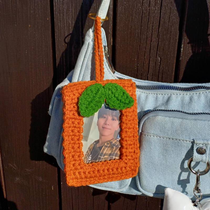 Kpop Crochet Pc Halter Photocard Seventeen Tangerine Orange Handmade Keychain von skzoosaurus