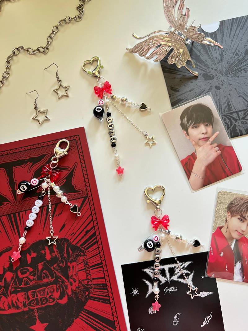 Schlüsselanhänger Acryl Skz Kpop Merch Jewelry Y2K Coquette Bleiben Changbin Hyunjin Felix Han Seungmin I.n von skzoosaurus
