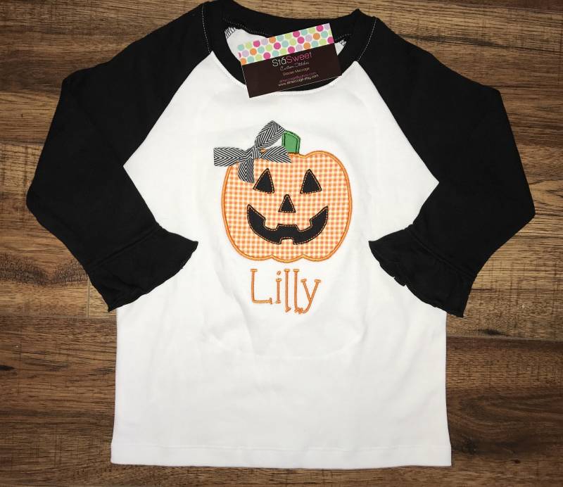 Personalisierte Applikation Herbst Candy Corn Oder Jack O Lantern Rüsche Raglan Personalisierte Applikation Herbst Candy Corn Oder Jack O Lantern Rüsche Raglan von slmeccage