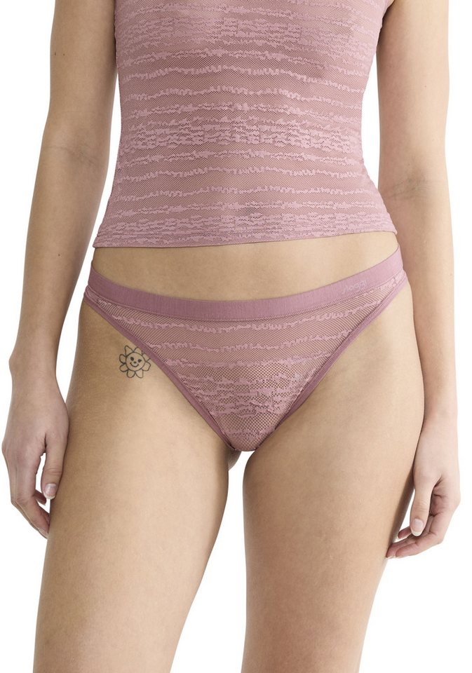 sloggi String FREE Evolve super weich, dehnfähig, Spitzendetails von sloggi