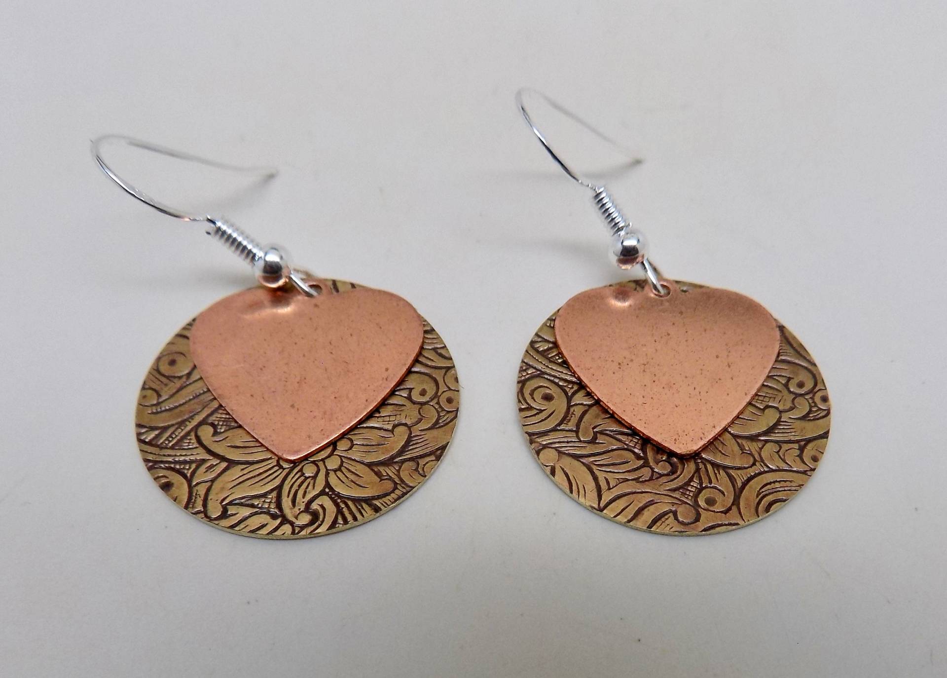 Gemischte Ohrringe Aus Metall. Herz Ohrringe von slotzkin