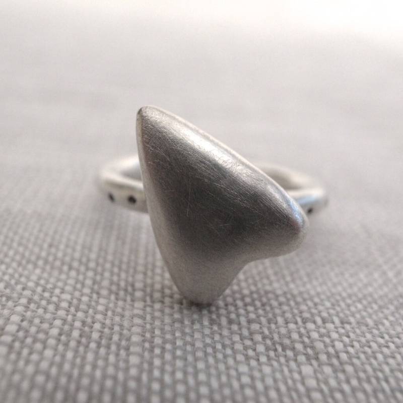 Herz-stack-Ring - Silber Polka Dot Band von slradornments