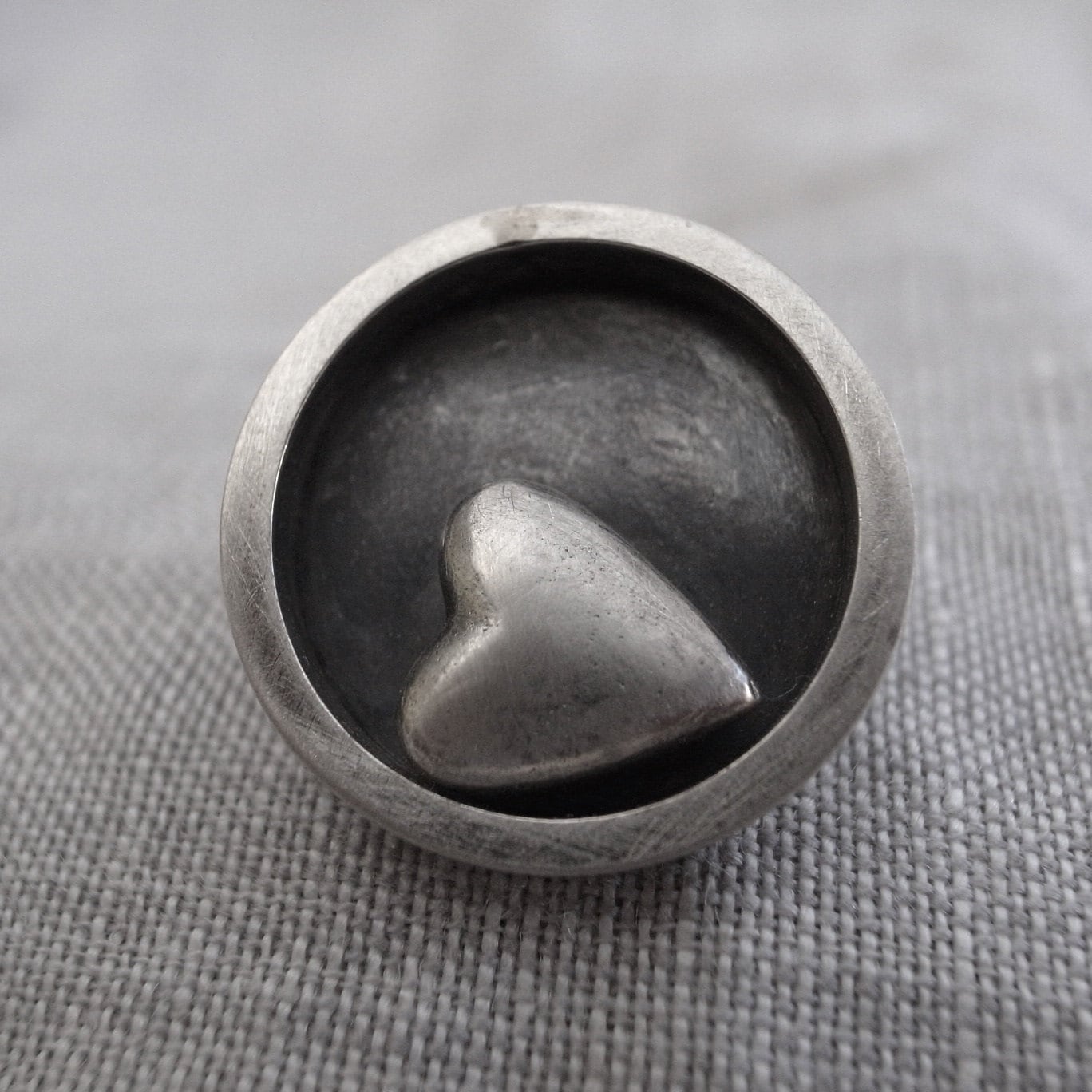 Kreis-Herz-Pin - Sterling Silber von slradornments