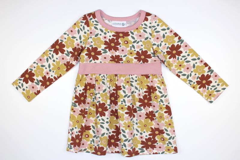 Sofortkauf, Kleid „Malå", Verspieltes Drehkleid Und Schlichtem Blumendruck, Sommerkleid Aus Bio Jersey , Blumenkleid, Smalandkids von smalandslaengtan