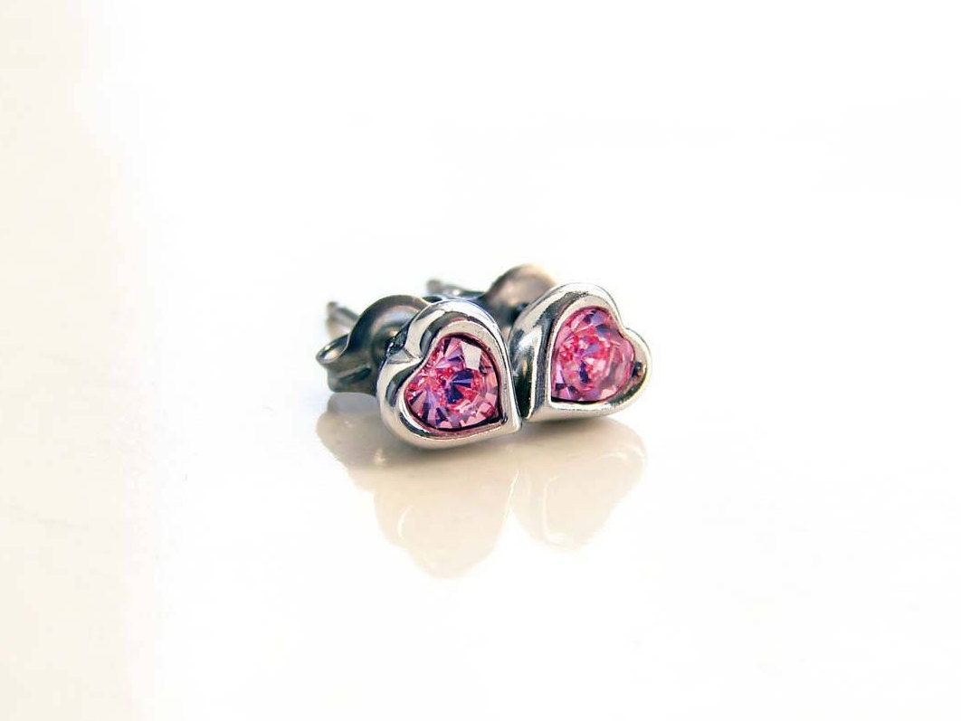 Herz Ohrstecker ~ Teeny Tiny Pink Ohrringe. Rose Kristall Ohrstecker. Brautjungfer Titan Herz Ohrstecker ~ Teeny Tiny Pink Ohrringe. Rose Kristall Ohrstecker. Brautjungfer Titan von smallbluethings
