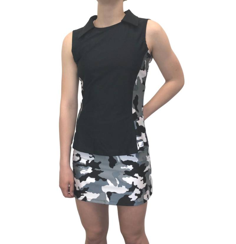 Schwarz-Weißes Camo Athletic Golf Outfit - Sportliches Kragenhemd, Golfbekleidung, Tennis Rock Mit Eingebauten Kompressions-Shorts von smashdandy