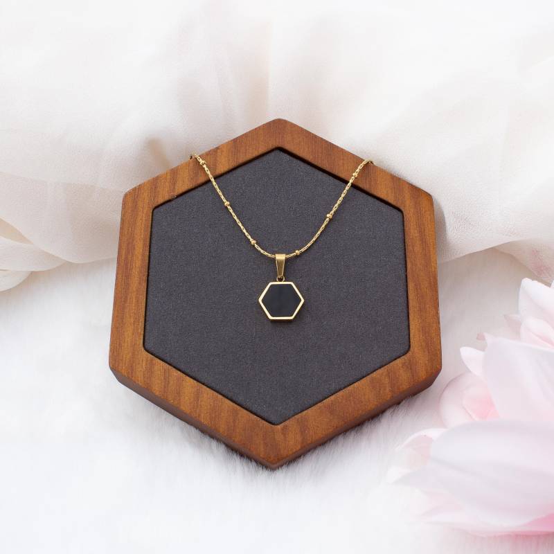 Halskette Mit Hexagon Anhänger | Edelstahl Goldfarben Elegant Schlicht Geometrisch Minimalistisch Feminin Schmuck Für Damen Kette Geschenk Halskette Mit Hexagon Anhänger | Edelstahl Goldfarben Elegant Schlicht Geometrisch Minimalistisch Feminin Schmuck Für Damen Kette Geschenk von snJewelryStore