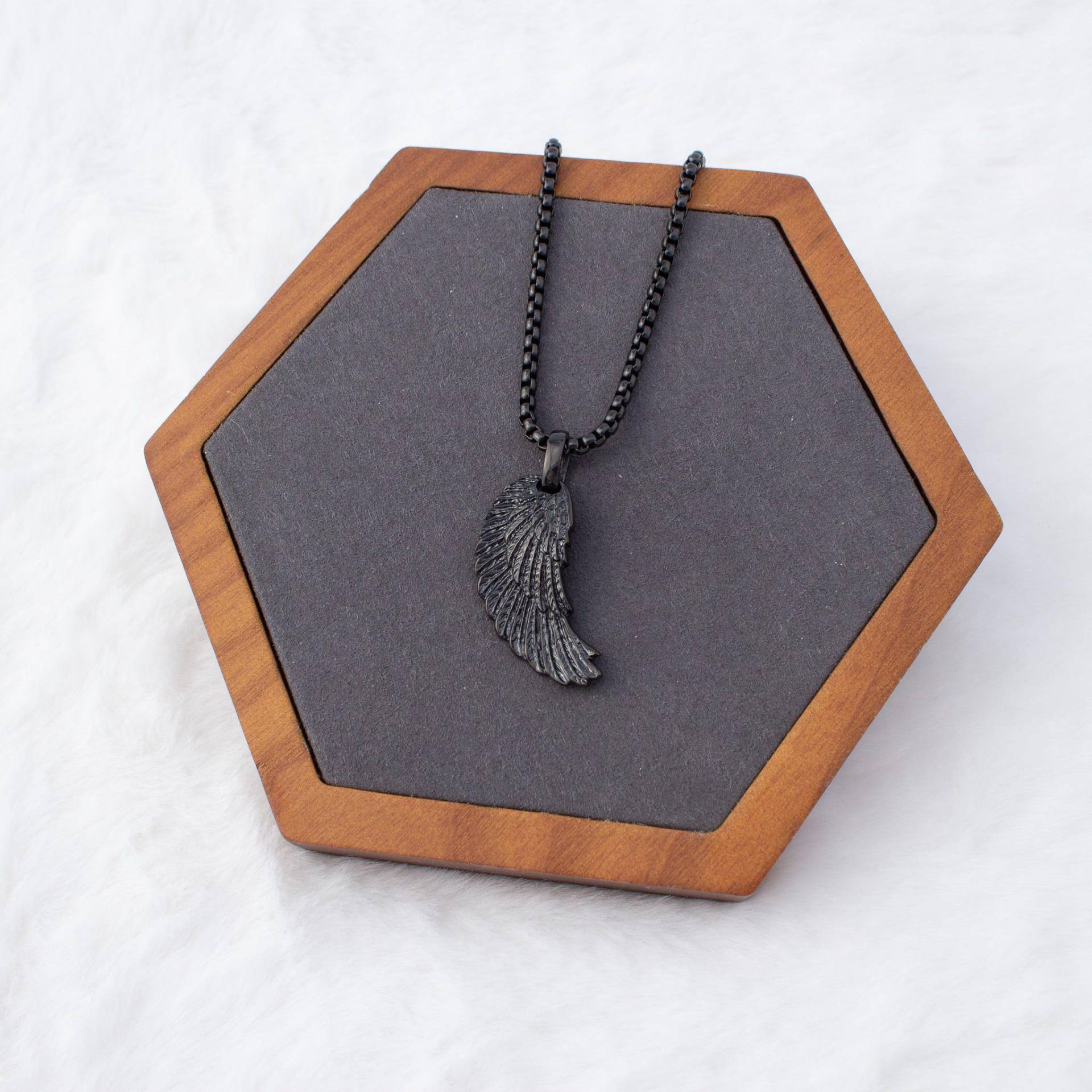 Kette Mit Flügel Anhänger | Edelstahl Silberfarben Bikerschmuck Für Herren Halskette Schwarz Männerschmuck Symbolisch Biker Schmuck Kette Mit Flügel Anhänger | Edelstahl Silberfarben Bikerschmuck Für Herren Halskette Schwarz Männerschmuck Symbolisch Biker Schmuck von snJewelryStore