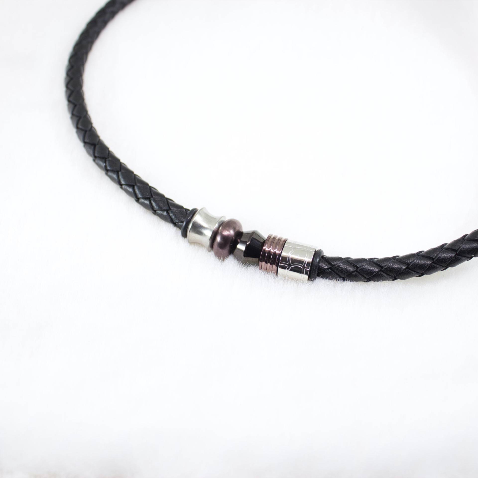 Lederkette Mit Edelstahl Beads | Handgemachter Schmuck Leder Halskette Perlen Minimalistisch Modern Elegant Silberfarben von snJewelryStore