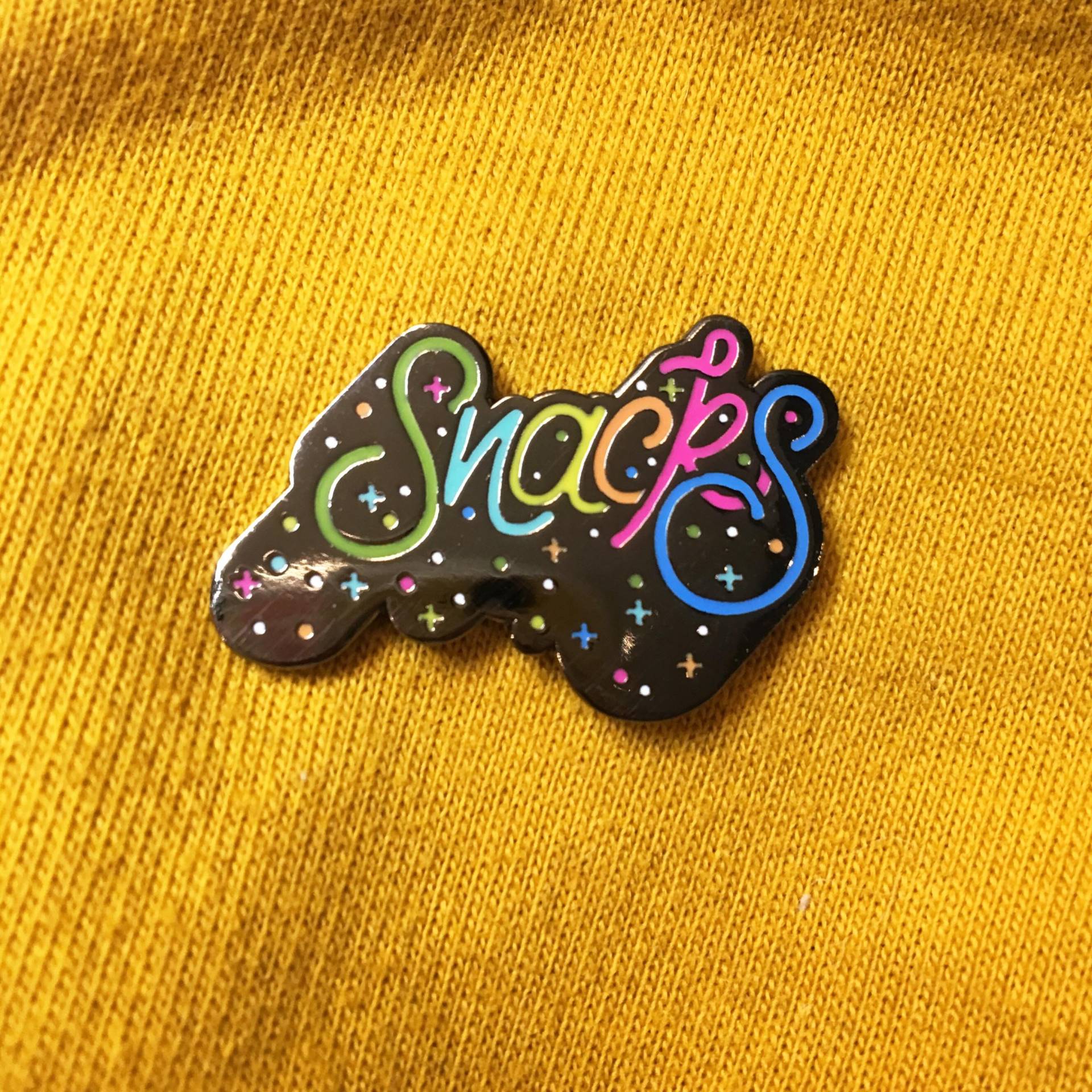 Snacks Please Harte Emaille Anstecknadel Gold Oder Black Nickel Metal Glänzende von snackspls