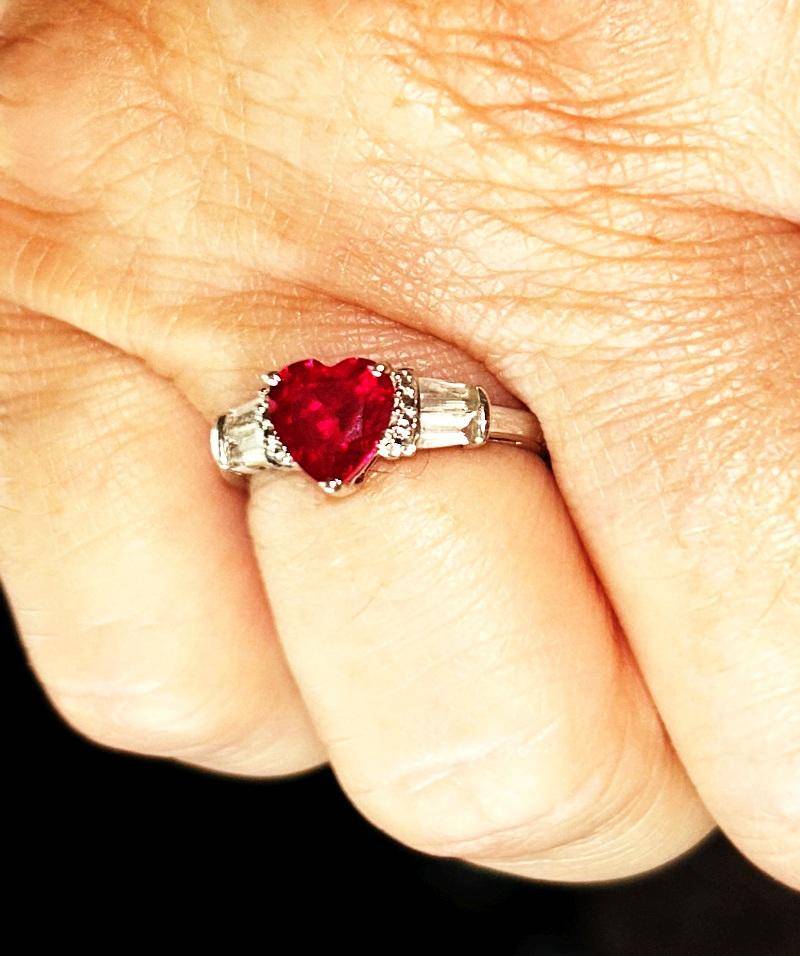 Man Machte Rudy Und Weißen Saphir Ring von snowmancmh