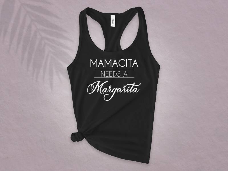 Niedliches Urlaubs-Shirt Für Frauen Mamacita Braucht Eine Margarita, Lustiges Racerback-Tank-Top Mit Sprüchen, Trending-T-Shirt Mädchen, Reisekoralle von snowypalms