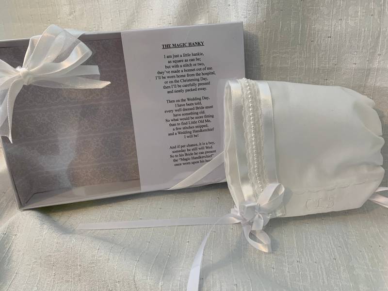 Taufhaube | Weiße Perle Mit Zauberhaftem Einhaenger Zur Taufe, Einweihungshaube von snugglebuddies