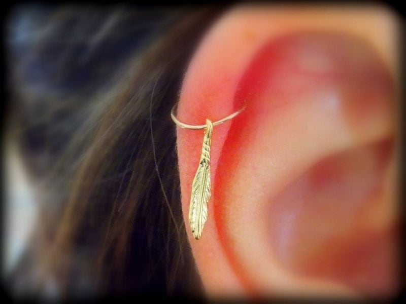 Helix Feder Charm Hoop von sofisjewelryshop